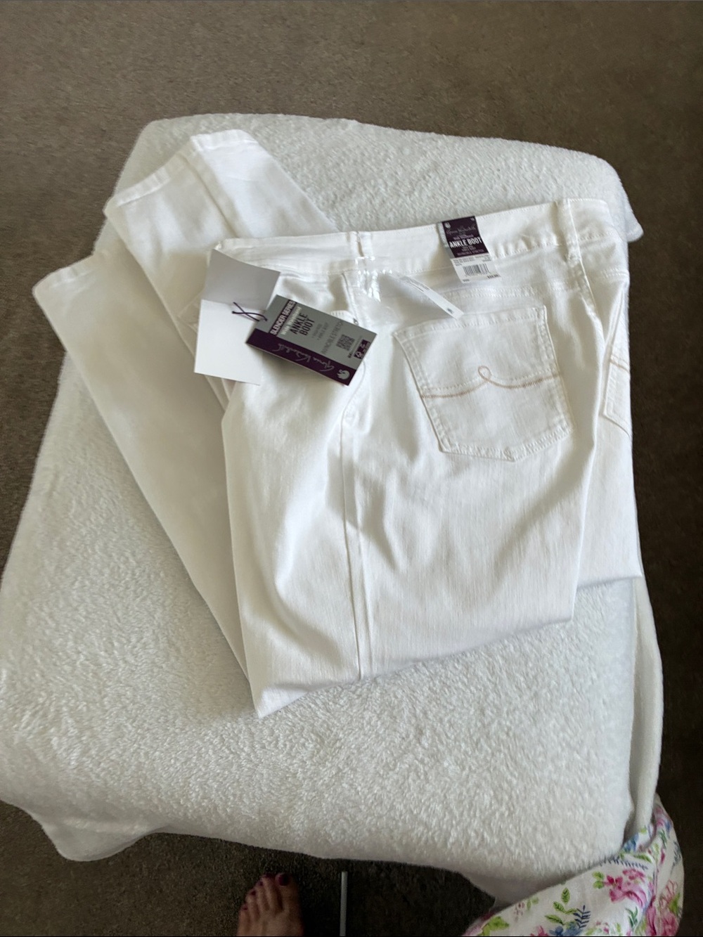 White Women's Ankle Crop Jeans - Clean Stretch Denim